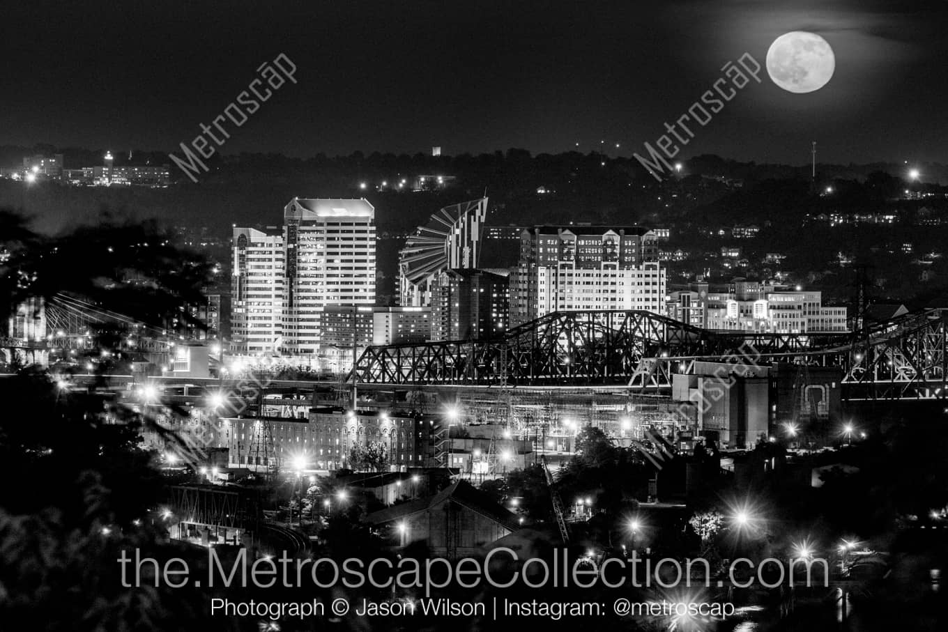 Cincinnati Ohio Picture at Night