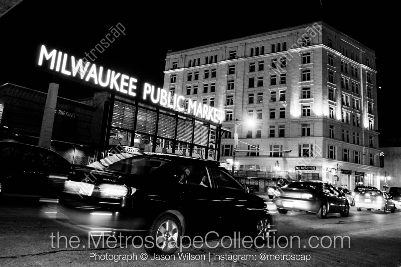 Milwaukee Wisconsin Picture at Night