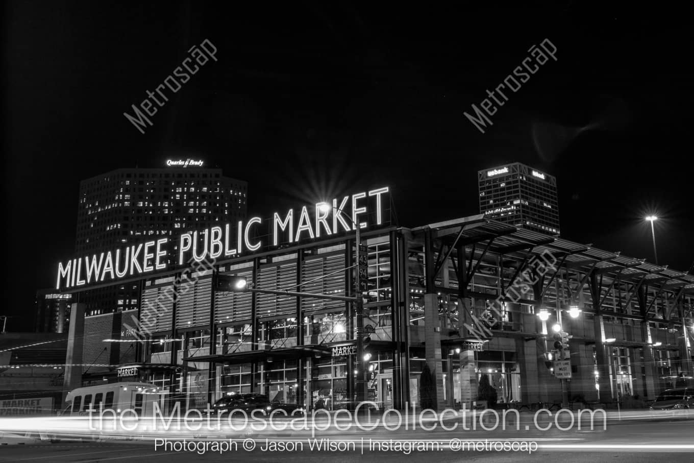 Milwaukee Wisconsin Picture at Night